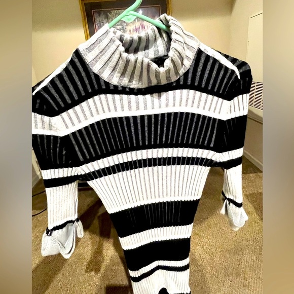 Style & Co. Sweaters - STYLE AND CO stretch turtle neck sweater top